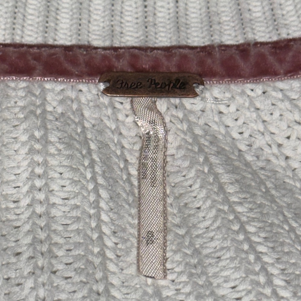 Free People Damsell Bell Sleeve Chunky Knit Cropped Sweater-Size Small - Picture 8 of 10